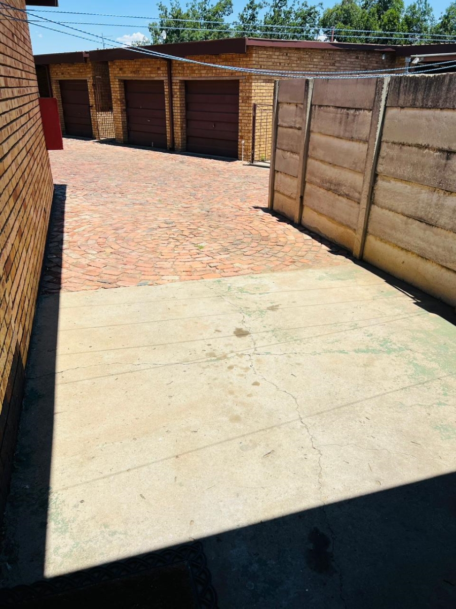 To Let 2 Bedroom Property for Rent in Reitzpark Free State